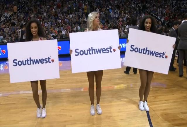 骑士客场大胜太阳，詹皇暴君试大风车扣篮惊爆全场！