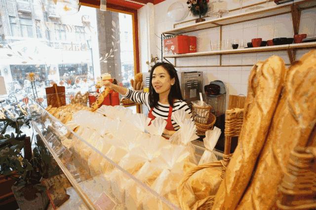 看完就懂，为何80后双胞胎美女妈妈舍弃高薪，缔造健康面包工坊