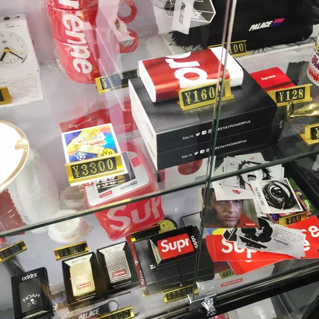 棣欐腐娼簵supreme,涓夐噷灞疆搴梥upreme