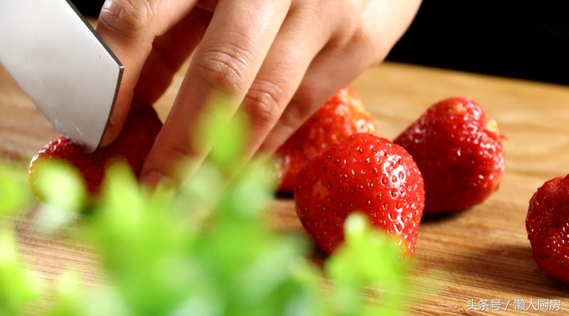 吃不完的草莓怎么做,吃不完的草莓怎么来做酱