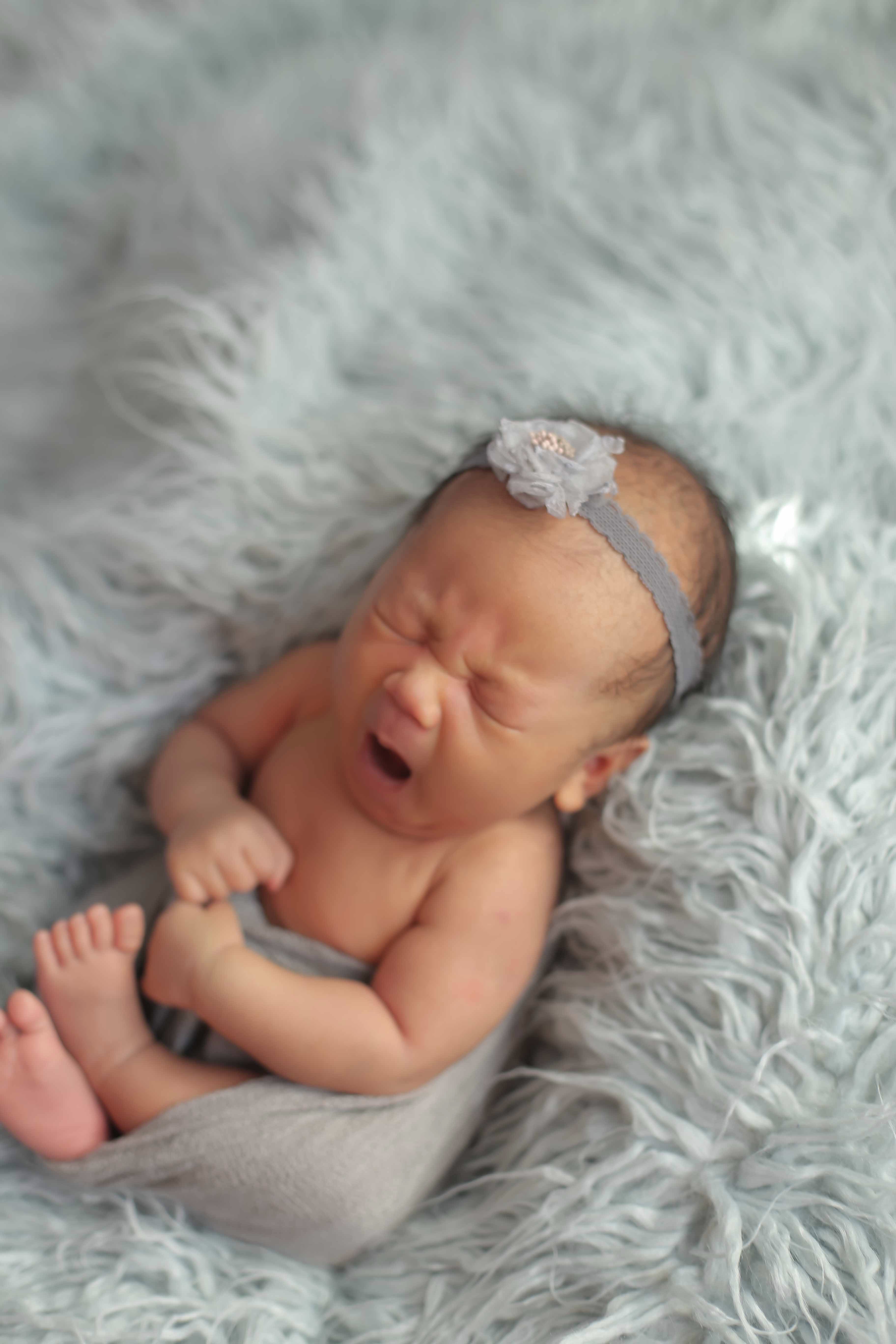 婴儿晒黄疸正确方法,婴儿黄疸高有危害吗