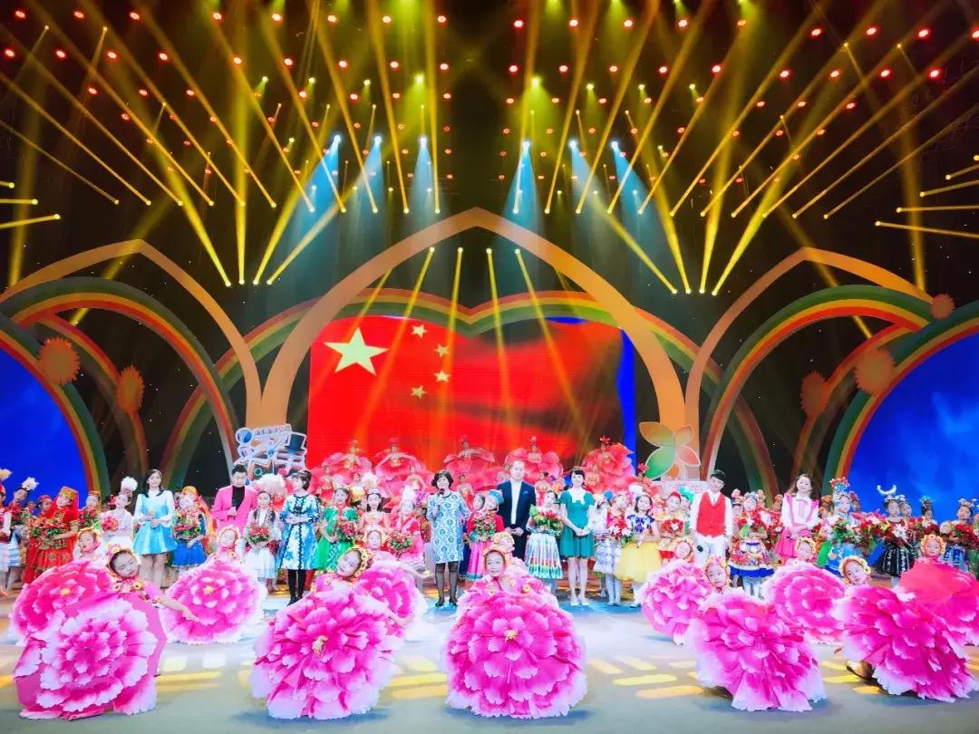 央视少儿节目大手牵小手走进甘肃,央视少儿节目大手牵小手