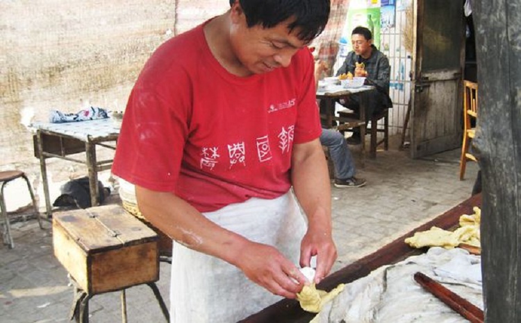 特色小吃炸蛤蟆,鸡蛋蛤蟆小吃