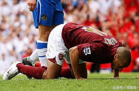 最经典的一刻！盘点足坛球星进球后的庆祝动作