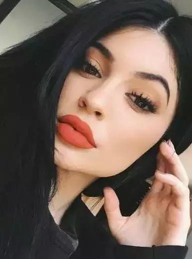 9支最好看的节日红，显白不挑皮还能hold住所有场合