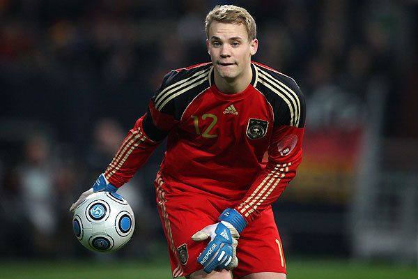 诺伊尔新赛季亮相,诺伊尔复出扑单刀