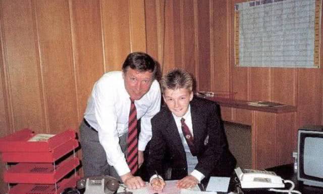 站着的霍金,站着的霍金的照片