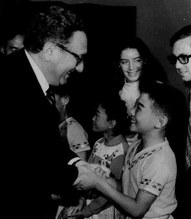 站着的霍金,站起来的霍金多高