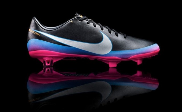 c罗耐克球鞋搭配,c罗出道曼联