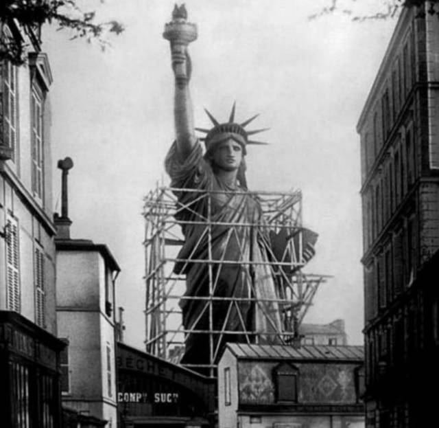 霍金爱因斯坦玛丽莲梦露,霍金说梦露像宇宙般美妙