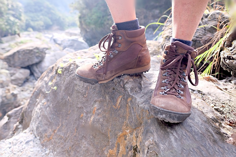 aku户外登山鞋,轻便徒步涉水鞋