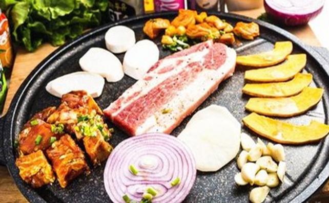 用电饼铛和剩馒头自制美味披萨,电饼铛都能做什么美味的早餐呢