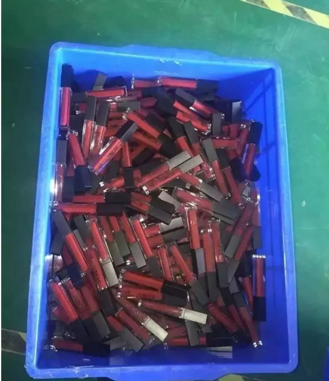 谨慎你用的化妆品可能不合规,迪奥阿玛尼口红中样是正品吗