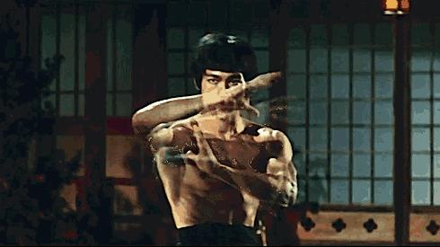 歪果仁误会中国人会武功的例子,歪果仁真的喜欢熊猫吗