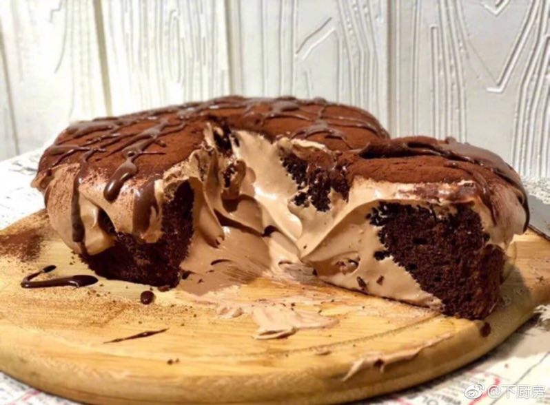 同样的蛋糕一个开裂一个不开裂,同样的蛋糕不一样的口感