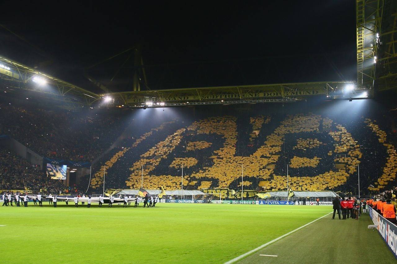 为什么球迷都喜欢北看台,足球南北看台意义