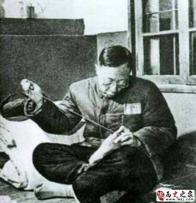 霍金本拉登高清壁纸,站着的霍金的照片