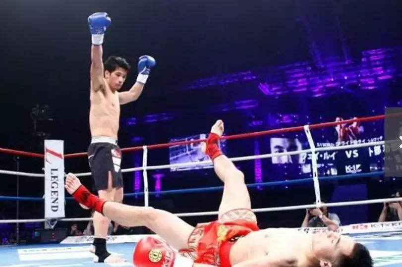 拳王梅威瑟被群殴,战神5暴打奥丁