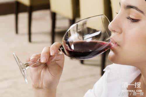 女人喝葡萄酒养生知识