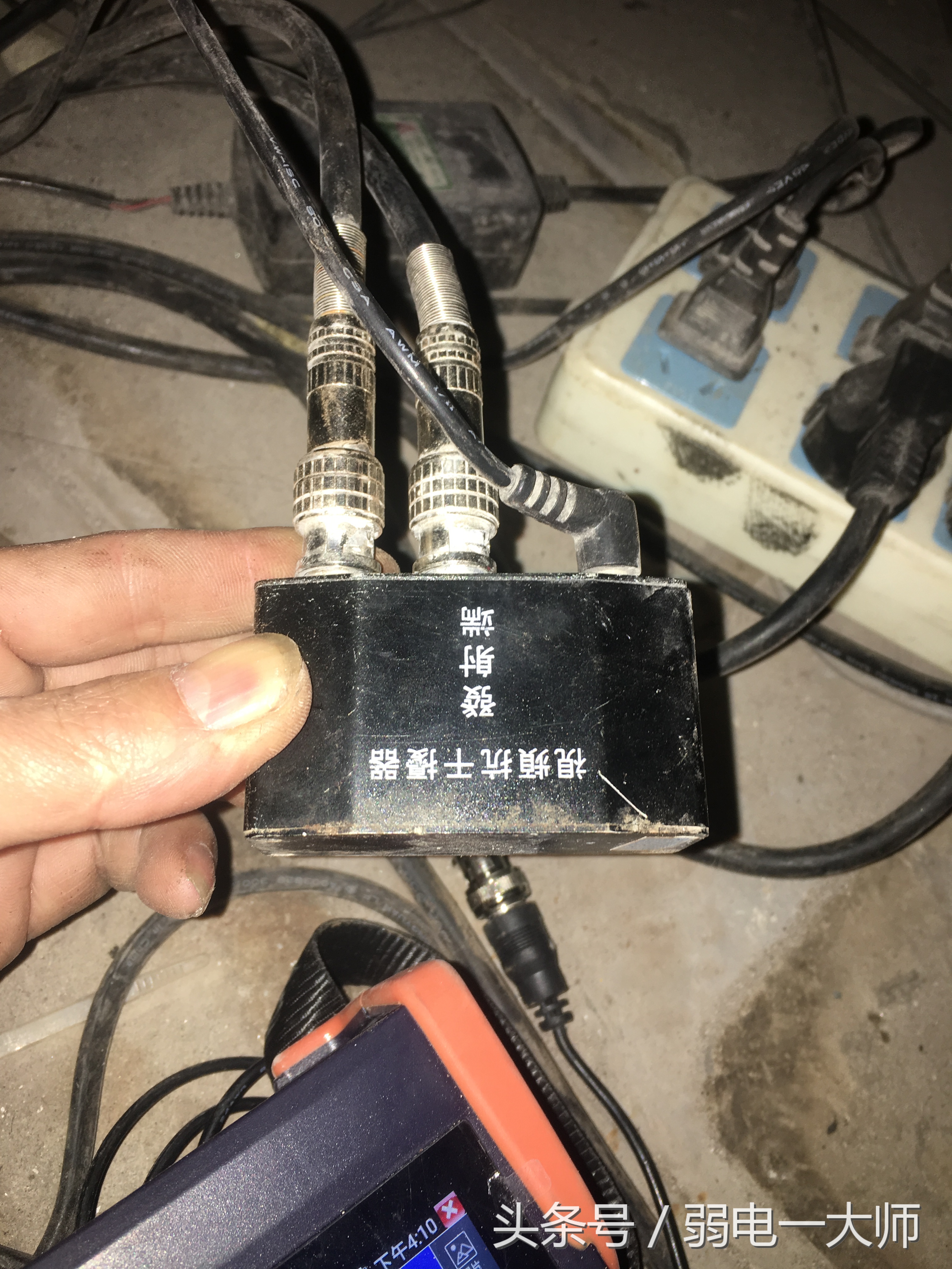 电梯监控画面有时清晰有时模糊,模拟电梯摄像机模糊