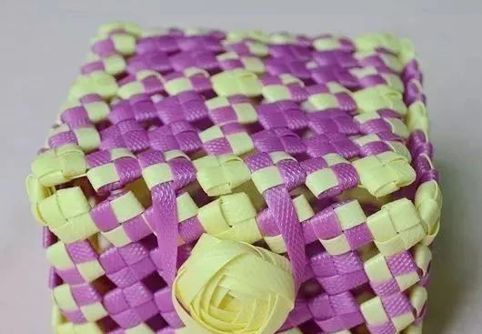 塑料带手工编织篮子收纳筐,塑料袋收纳筐