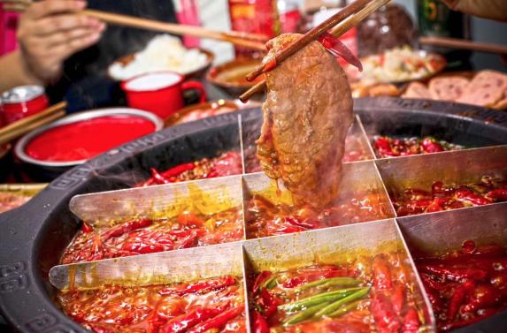 来重庆必玩榜,来重庆不容错过的三家火锅店