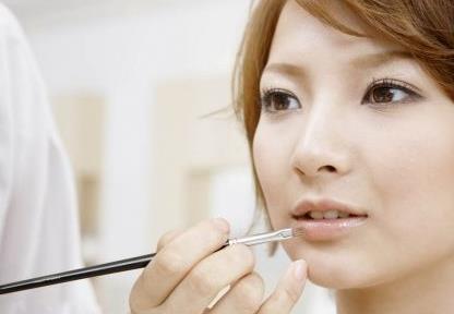 化妆教程日常化妆步骤,学化妆眉毛新手零基础教程