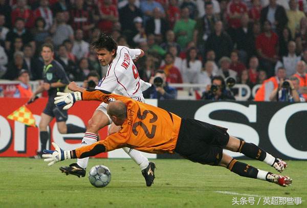 哪项足球规则最伟大？越位居首当之无愧，红黄牌换人规则受热捧！