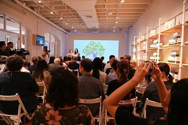 你还在做代购，人家已经靠代购把公司做上市了