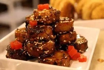 挂羊头卖狗肉吃狗肉,挂羊头卖狗肉百科内容