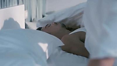 把性骚扰当打情骂俏，怪不得人民日报要批评《谈判官》等烂剧……