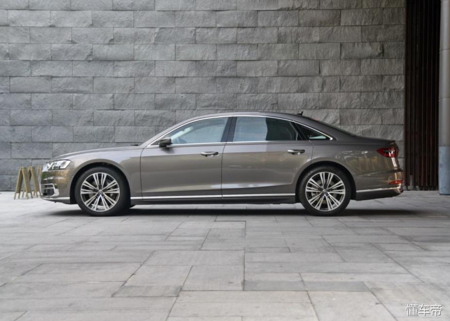 奥迪s8lvs飞驰,奥迪a8奔驰s操控对比