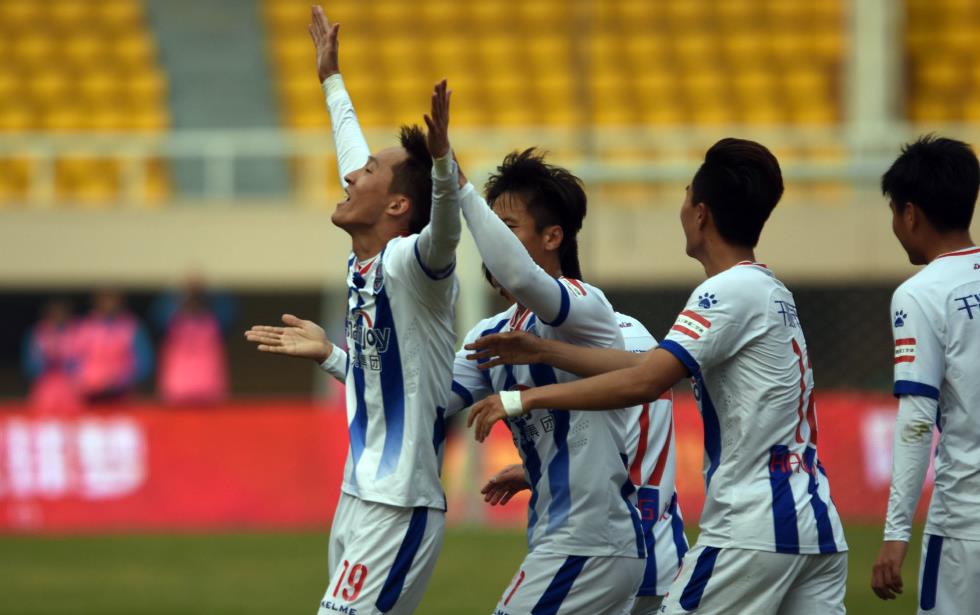 美女老板不好干：继“三年亚冠”闹剧后，“欠租事件”陷撕逼战！