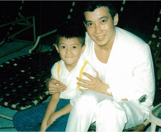 她沉寂几十年如今全网爆红凭什么,他沉寂数年回归视频