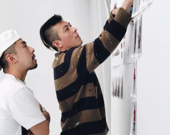 她沉寂几十年如今全网爆红凭什么,他沉寂数年回归视频