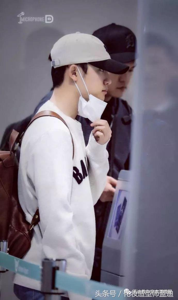 金俊勉，朴灿烈，都暻秀机场*服私**，活动*服私**搭配