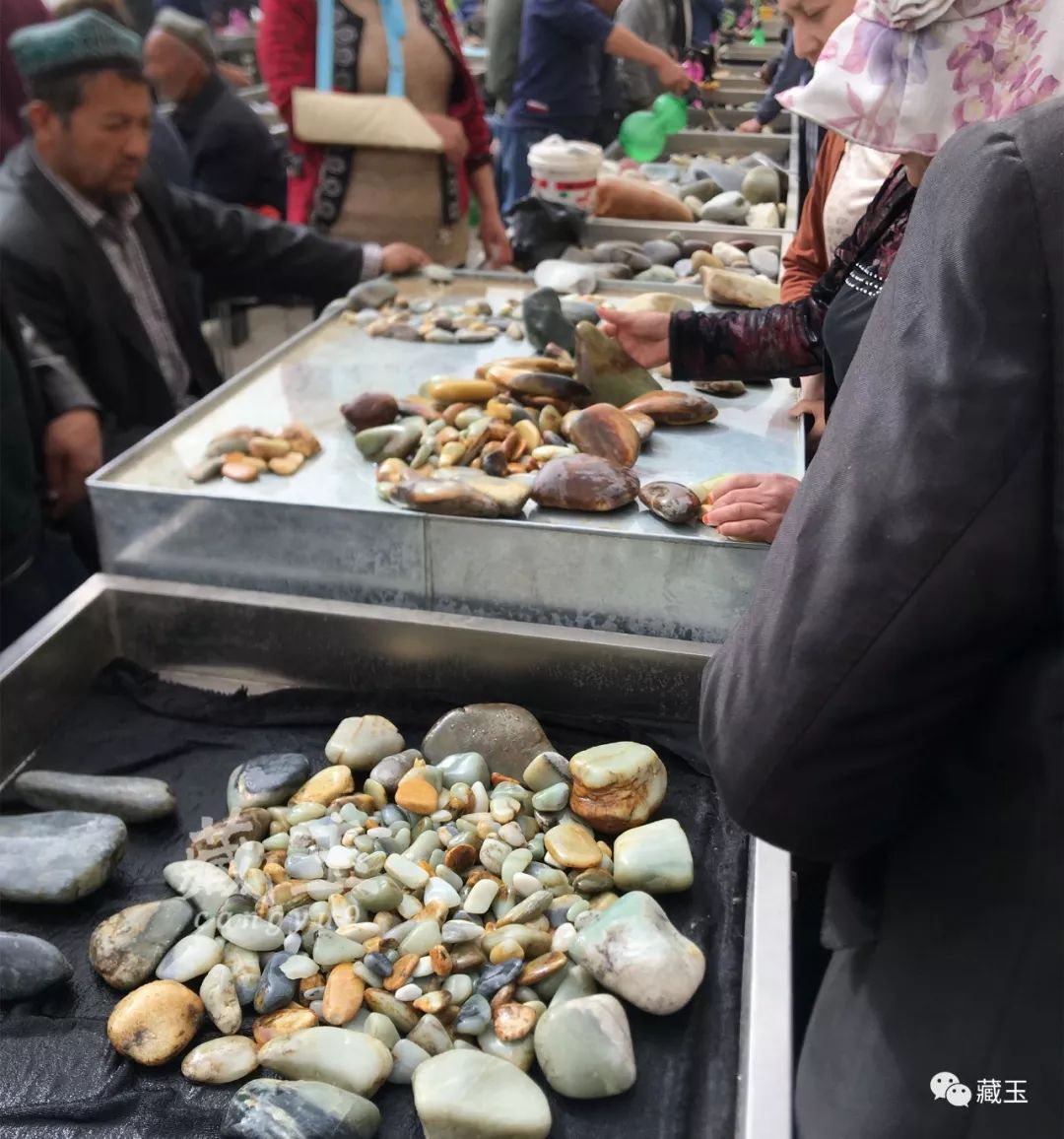 和田市籽料巴扎在哪里,和田巴扎上的大籽料