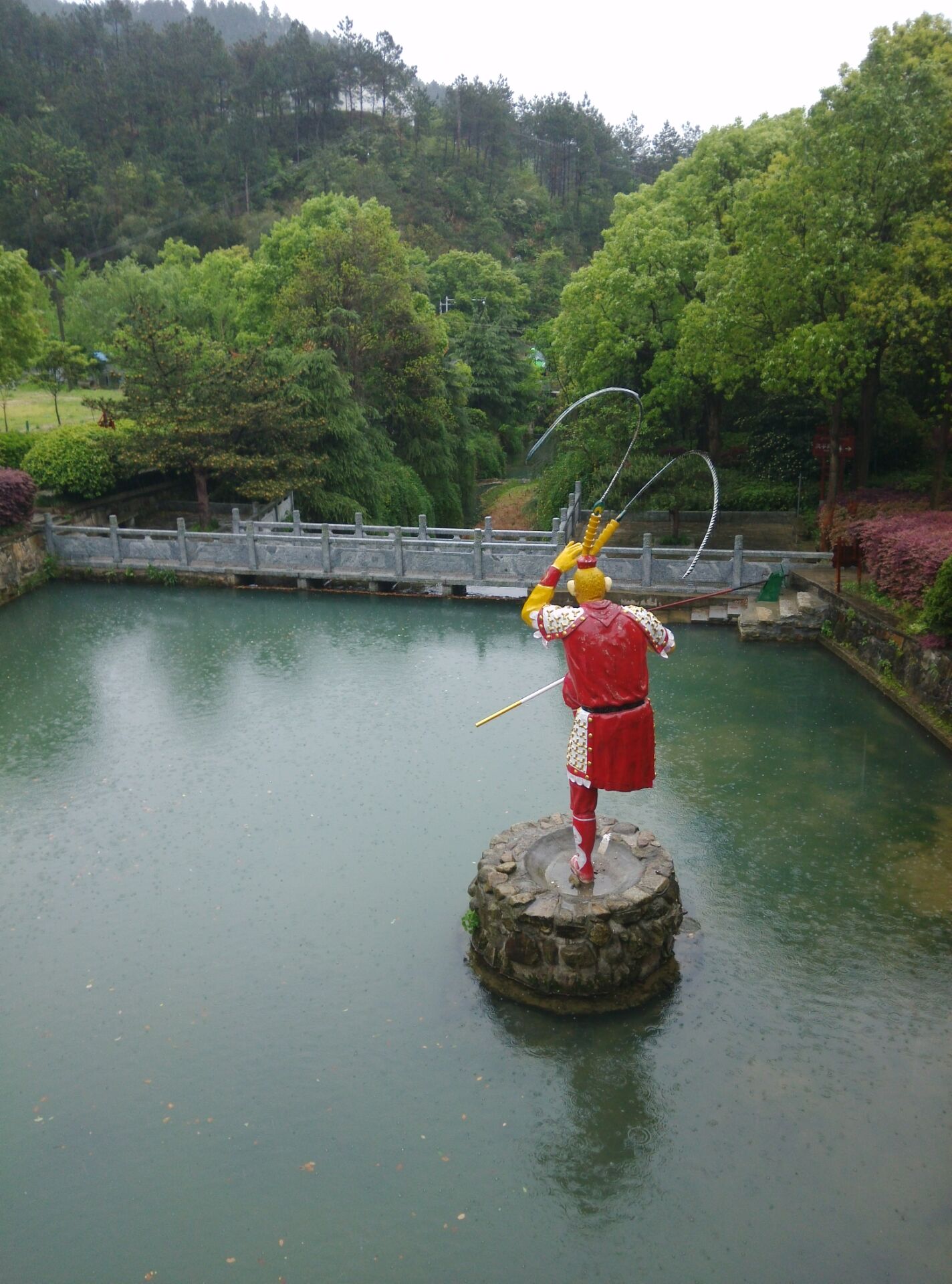 南岳水帘洞，月光下的村落，大山里的篝火