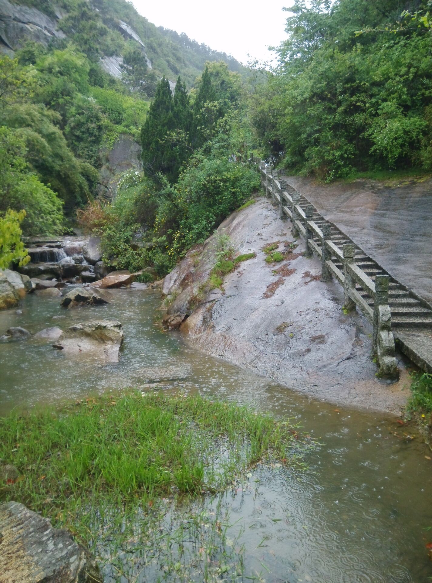 南岳水帘洞，月光下的村落，大山里的篝火