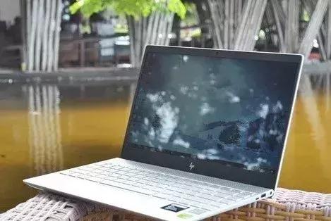 笔记本长时间充电电池突然爆炸,笔记本电池突然爆炸