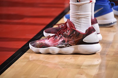 nba赛场球鞋特写,安踏kt8纪念科比