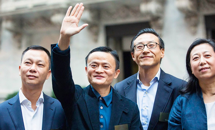 马云背后男人买下NBA篮球队，原来他是被阿里耽误的体育狂人！