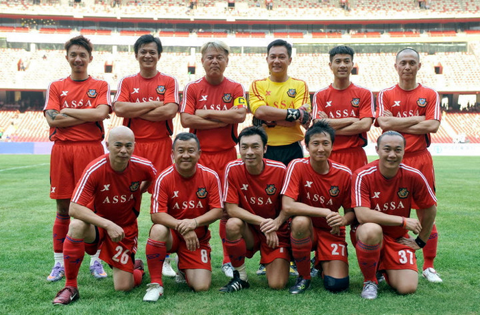 谭咏麟陈百祥踢足球视频,谭咏麟曾志伟陈慧娴陈百祥