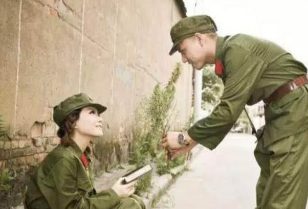 军人和军人谈恋爱有什么政策,军人为什么不能和空姐谈恋爱