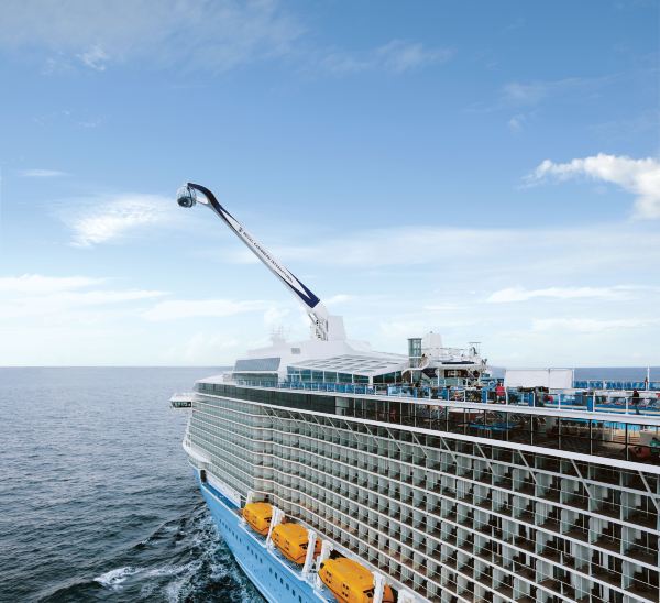 黄晓明坐游轮,黄晓明夫妇豪华邮轮