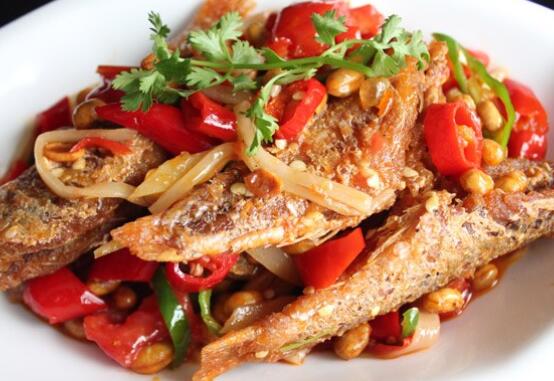 小黄鱼怎么做才好吃小视频,冰冻小黄鱼怎么吃好吃又简单