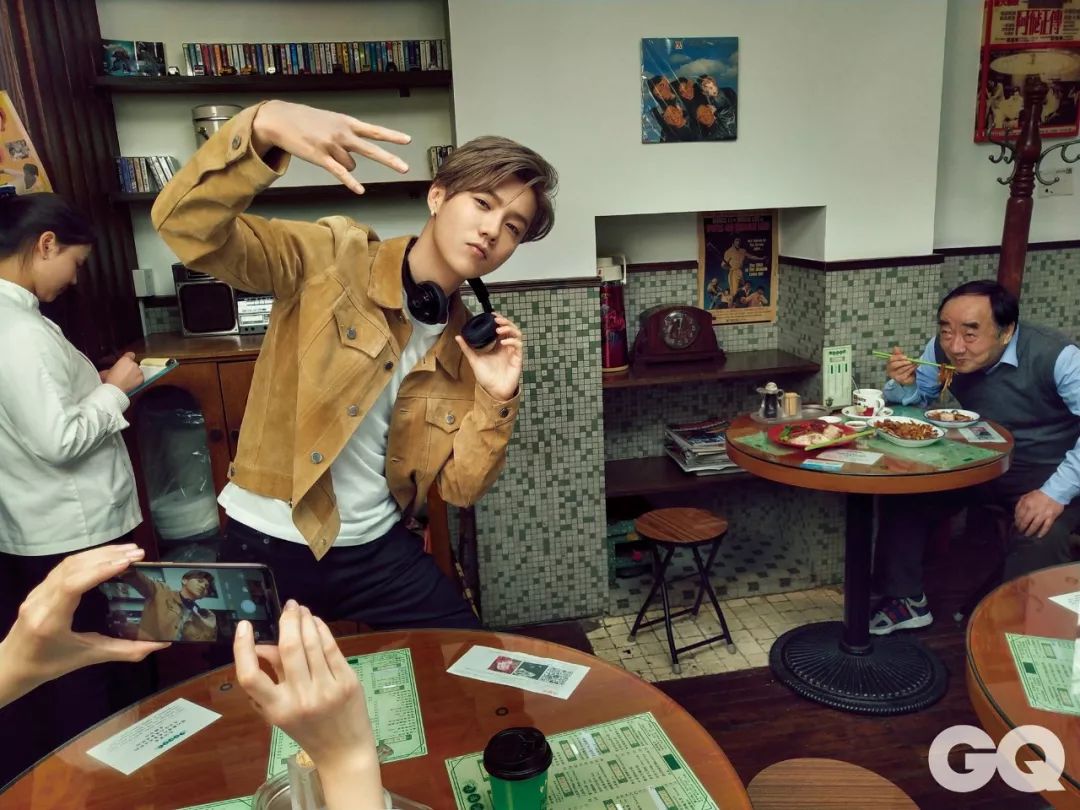 鹿晗说足球只是爱好,鹿晗踢球是内娱最好的吗