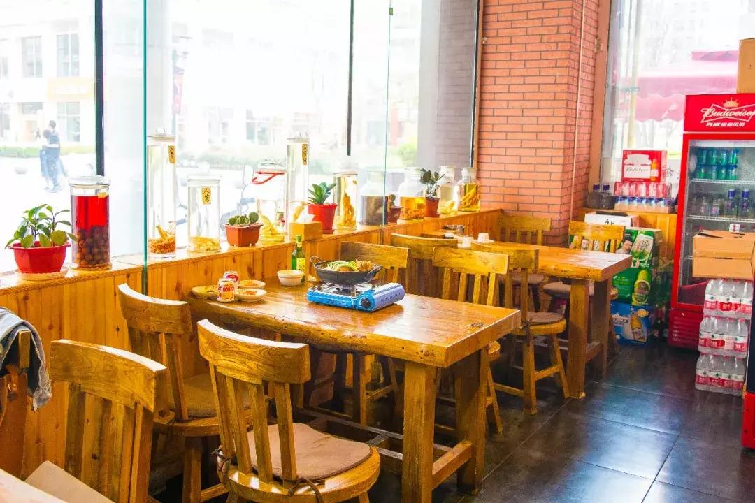 开业6年仍然爆满,老字号鸡汤店