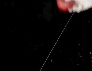当心风筝飞线伤人视频,春季踏青隐形杀手