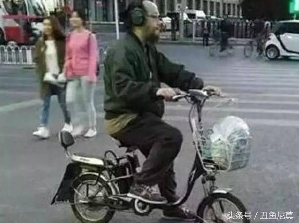 王菲早年现场唱歌,王菲年轻时颁奖典礼唱歌